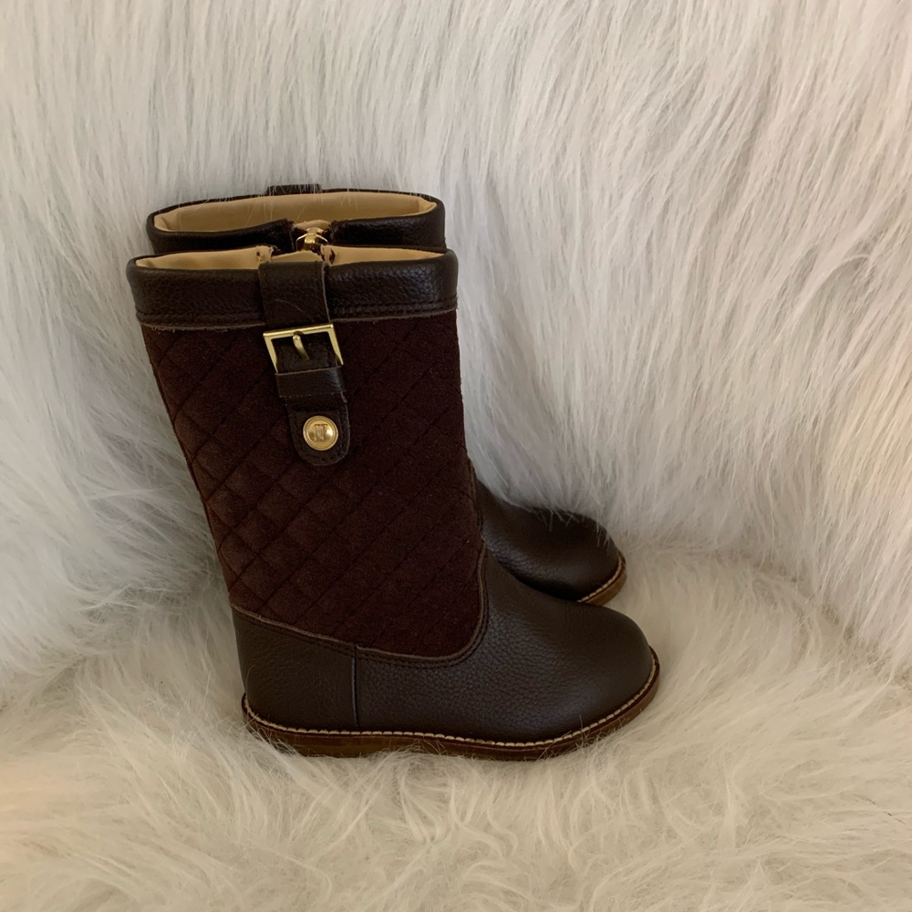 Brown boots never worn